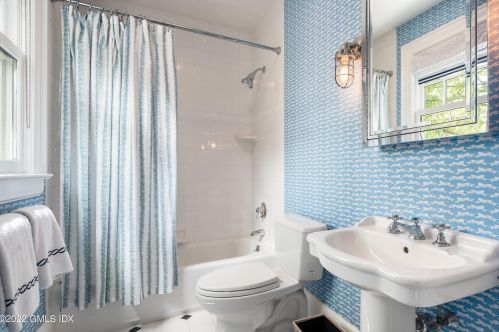 70 Otter Rock Dr, Greenwich CT 06830-7029 exterior