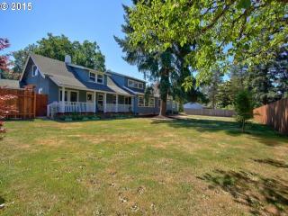 9510 82nd Ave, Portland, OR 97223-1217