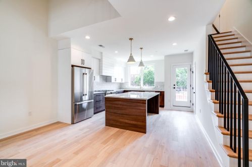 959 Marshall St, Philadelphia PA 19122 exterior