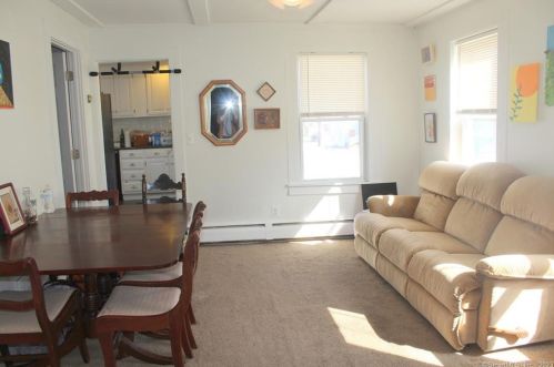 19 Alden Ave, Enfield CT 06082-2801 exterior