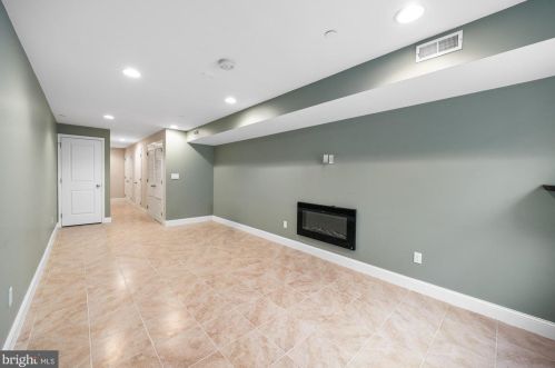 1505 Dickinson St, Philadelphia PA 19146-4830 exterior