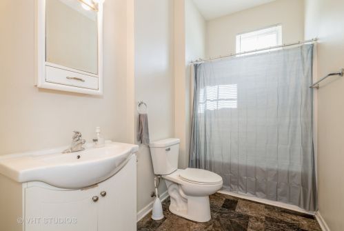 236 4th Ave, Naperville IL 60540-4705 exterior