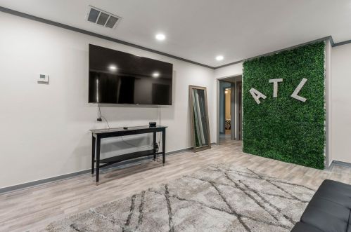 1246 Kenilworth Dr, Atlanta GA 30310-3940 exterior