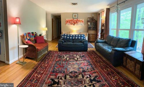 5228 Chippewa Pl, Alexandria VA  22312-2022 exterior