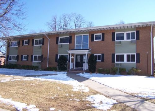 742 Deer Park Ave, Babylon NY  11703-4313 exterior