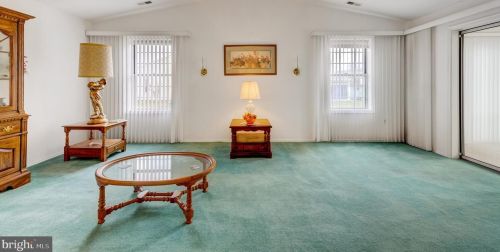 311 Wagon Wheel Cir, Columbus NJ exterior