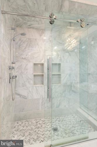 2109 Locust St, Philadelphia PA 19103-4802 exterior