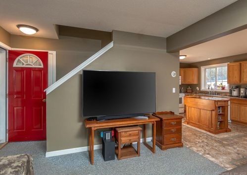 801 Upper Maple St, Killingly CT 06241-2224 exterior