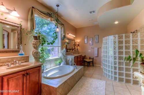 12742 Yellow Bird Rd, Tucson AZ 85755-7416 exterior