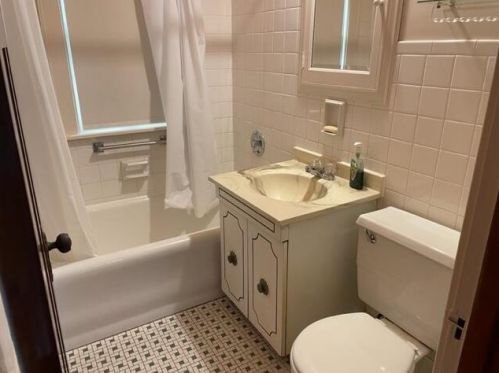 3150 52, Milwaukee WI 53220-2605 exterior