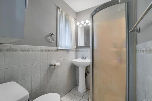 433 Storms Rd, Valley Cottage NY exterior