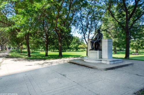 1550 Lake Shore Dr, Chicago IL  60610-1675 exterior