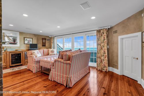 767 Ave, Point Pleasant Beach NJ 08742-5315 exterior