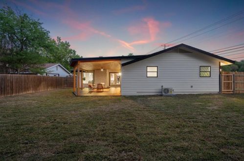 5006 Buffalo Pass, Austin TX 78745-2832 exterior
