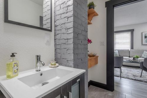 8109 Fielding Ave, Tampa FL  33604-2911 exterior