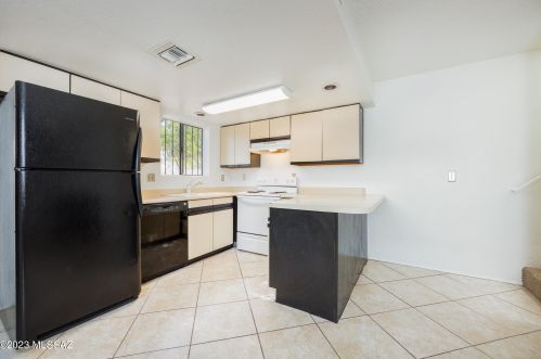 116 Pastime Rd, Tucson AZ  85705-3302 exterior