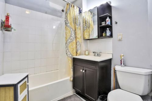 190 Winnikee Ave, Poughkeepsie NY 12601-2731 exterior