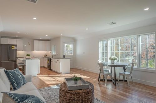 367 Chestnut Hl Rd, Wilton CT 06897-3504 exterior