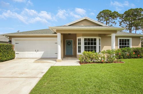 1581 Janette Ave, Fort Pierce, FL 34953-1195