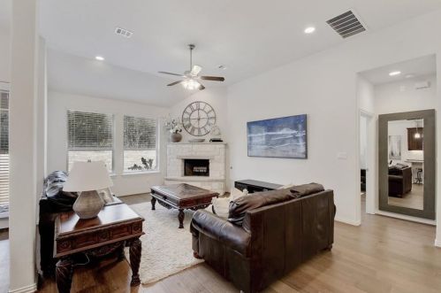 897 Catalina Ln, Austin TX 78737-4715 exterior