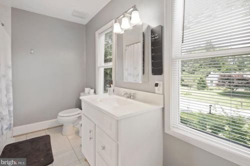 9 Bethayres Ct, Rockville MD 20855-2020 exterior