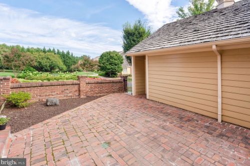 6638 Madison Mclean Dr, Mc Lean VA 22101-2901 exterior