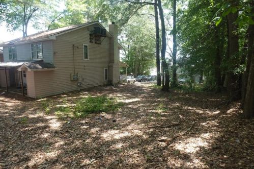 6676 Chupp Rd, Lithonia GA 30058-7652 exterior