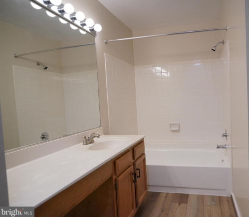 4503 Hazeltine Ct, Alexandria VA 22312-3206 exterior