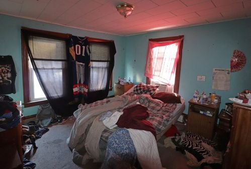 89 Main St, Ware MA 01082-1318 exterior