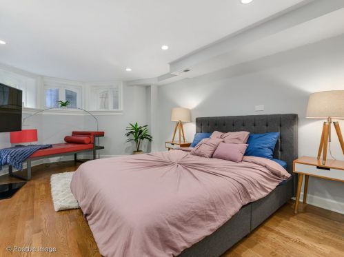 529 Wrightwood Ave, Chicago IL  60614-1794 exterior