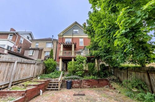 1406 Creedmoor Ave, Pittsburgh PA 15226-2438 exterior