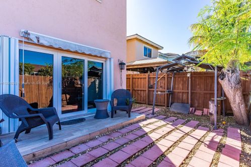 3467 4th St, Homestead FL  33033-7130 exterior