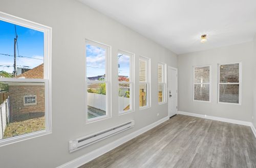 7325 Champlain Ave, Chicago IL 60619-1828 exterior