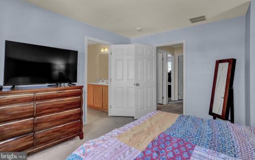 80 Frst Vw Ter, Hanover PA 17331-7449 exterior