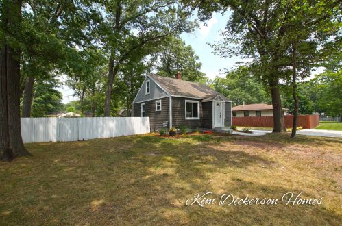 2222 Jerome Ave, Meskegon, MI 49442-2518