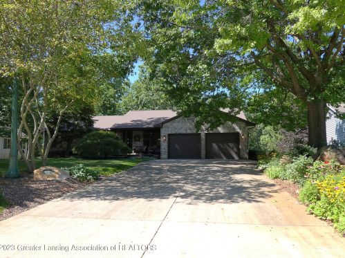 13352 Blackwood Dr, Dewitt, MI 48820-8104