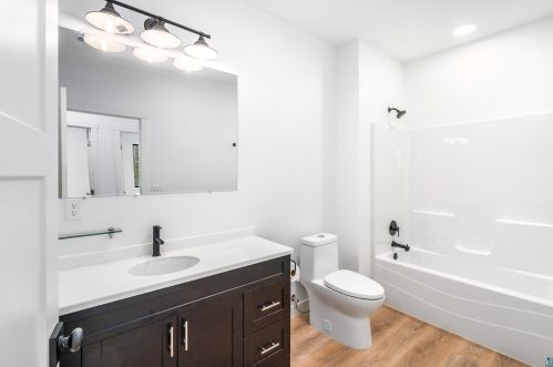 2465 Lismore Rd, Duluth MN 55803-8709 exterior