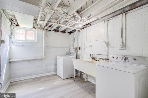 215 Highland Ave, Rockville MD  20850-4136 exterior