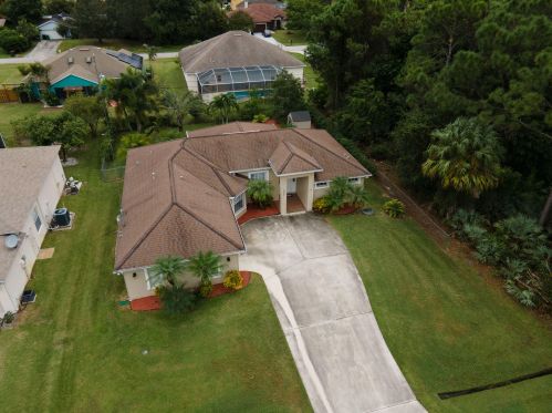 2041 Beekman St, Fort Pierce FL 34953-1728 exterior