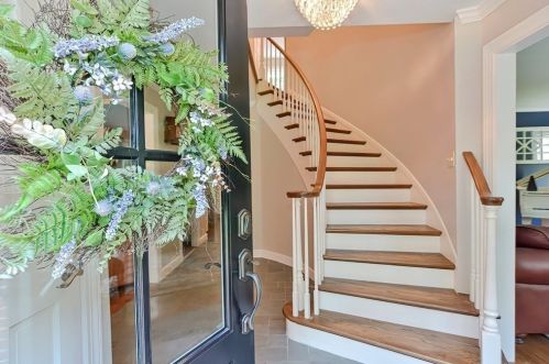 5 Maple Ln, Sutton MA 01590-1810 exterior