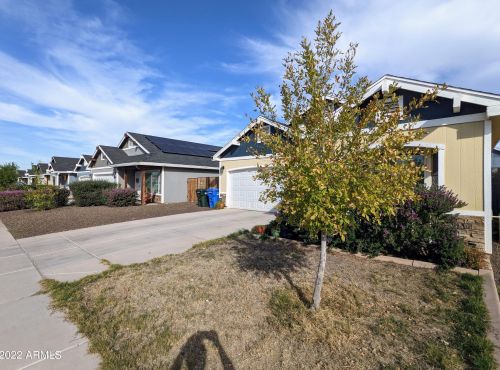 5011 11th St, Phoenix, AZ 85040-3681