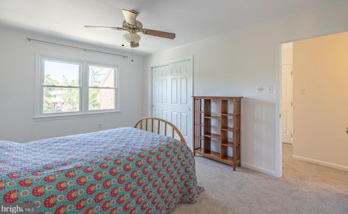 8 Chapman St, Alexandria VA 22301-2501 exterior