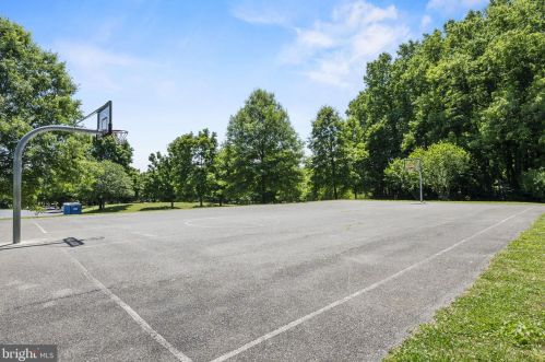 11133 Cedarwood Dr, Rockville MD 20852-3415 exterior