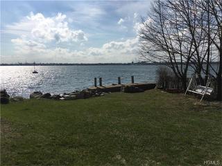 4 Carroll St, Bronx NY  10464-1427 exterior