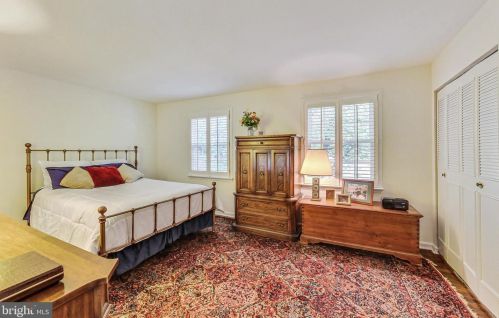 1537 Chatham Colony Ct, Herndon VA 20190-4203 exterior