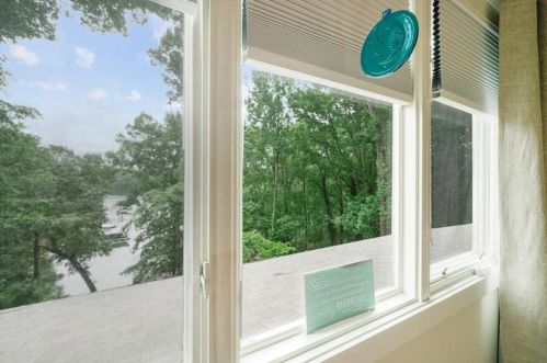 9065 Hayes Dr, Gainesville GA 30506-6206 exterior