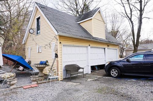 82 Brookside Ave, Torrington CT 06790-5405 exterior