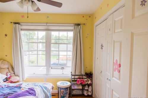 639 Old Colony Rd, Meriden CT 06451-6301 exterior