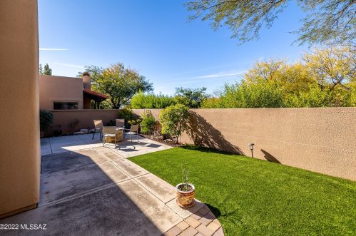 4061 Quiet Moon Dr, Tucson AZ  85718-3427 exterior
