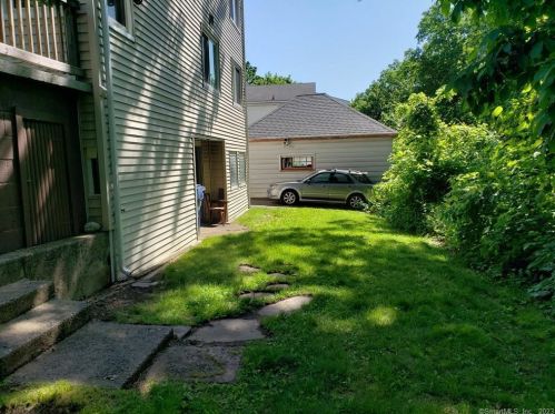 51 Gladiola St, New Britain CT 06053-3002 exterior